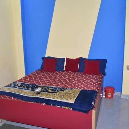 Veda'S Grand P.G Hotel Варанаси Екстериор снимка