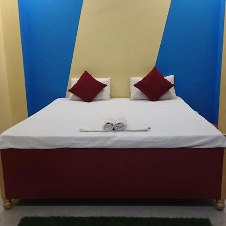 Veda'S Grand P.G Hotel Варанаси Екстериор снимка